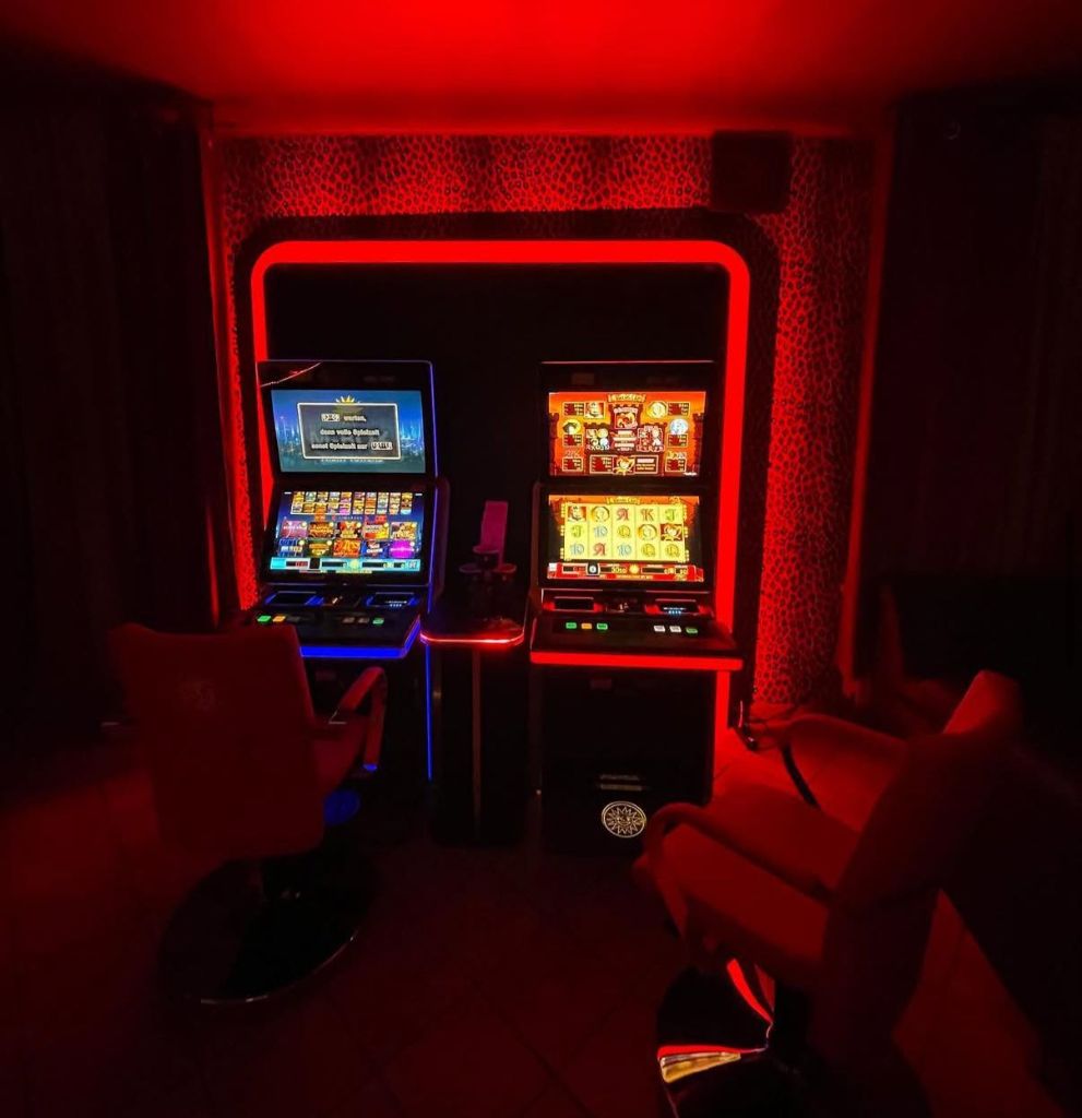 Layla 2 – Gaming Zone mit Spielautomaten
